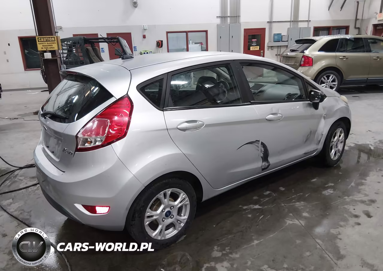 2015 Ford Fiesta Se VIN:3FADP4EJ7FM213920 - 4