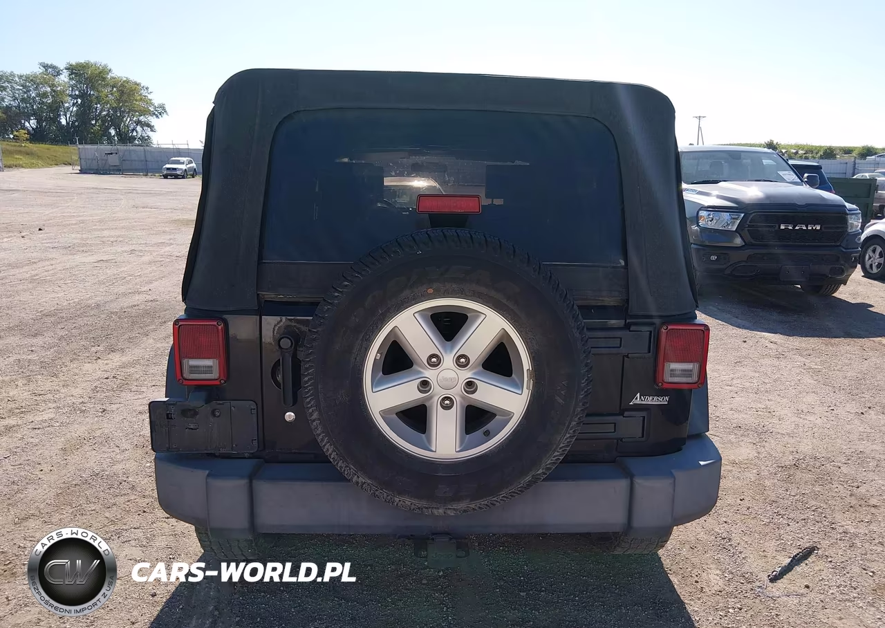2007 Jeep Wrangler Unlimited X VIN:1J4GA39117L133250 - 16