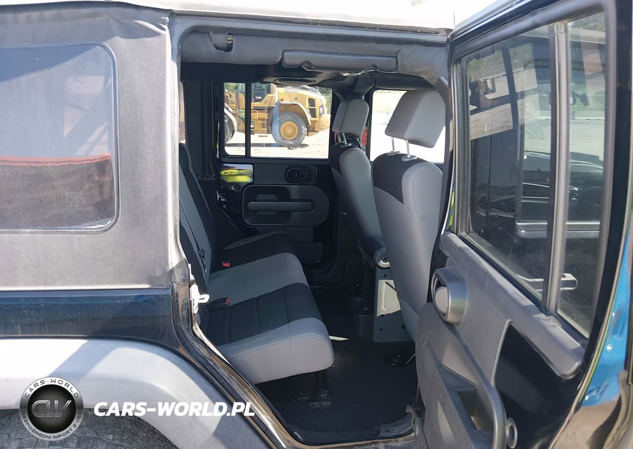 2007 Jeep Wrangler Unlimited X VIN:1J4GA39117L133250 - 8