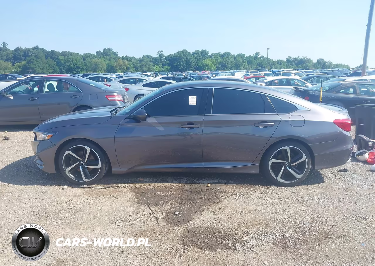 2018 Honda Accord Sport VIN:1HGCV1F3XJA243379 - 14