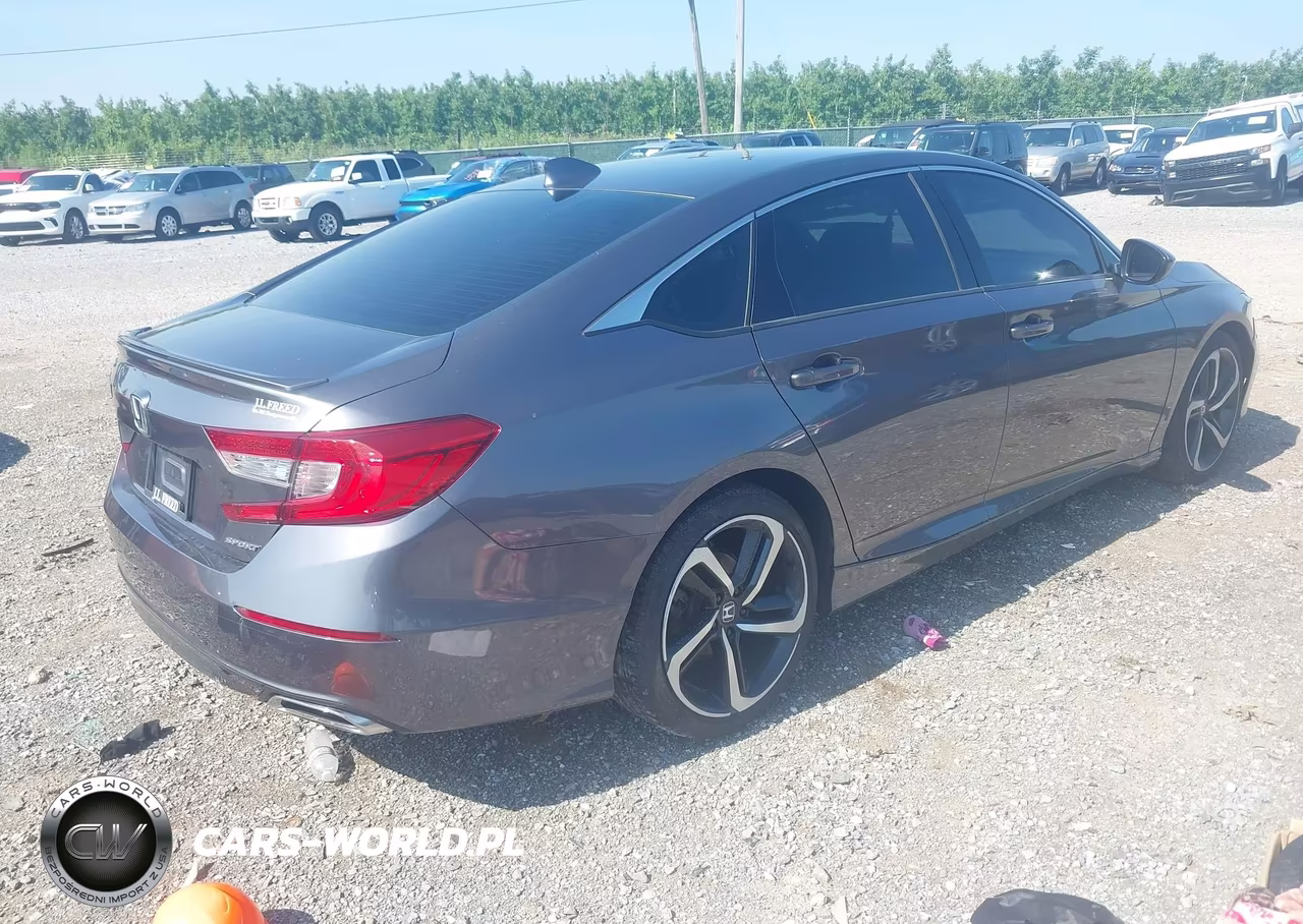 2018 Honda Accord Sport VIN:1HGCV1F3XJA243379 - 4