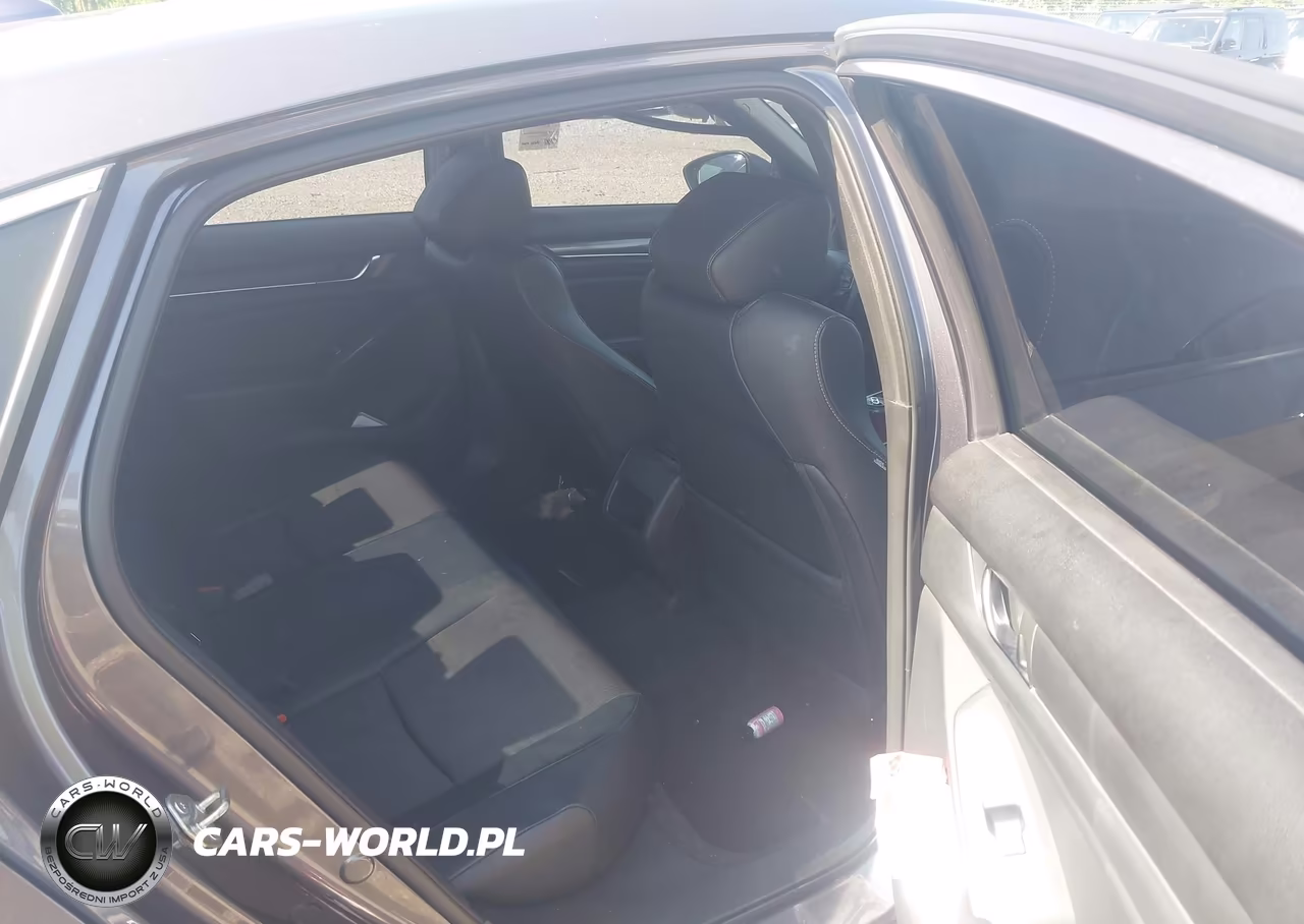 2018 Honda Accord Sport VIN:1HGCV1F3XJA243379 - 8