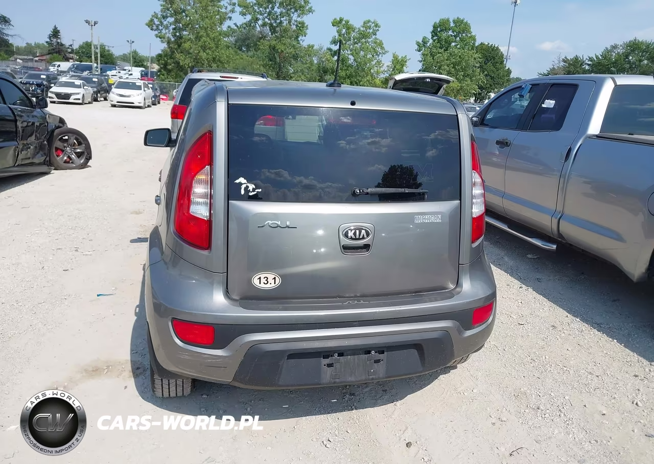 2013 Kia Soul + VIN:KNDJT2A6XD7528457 - 16