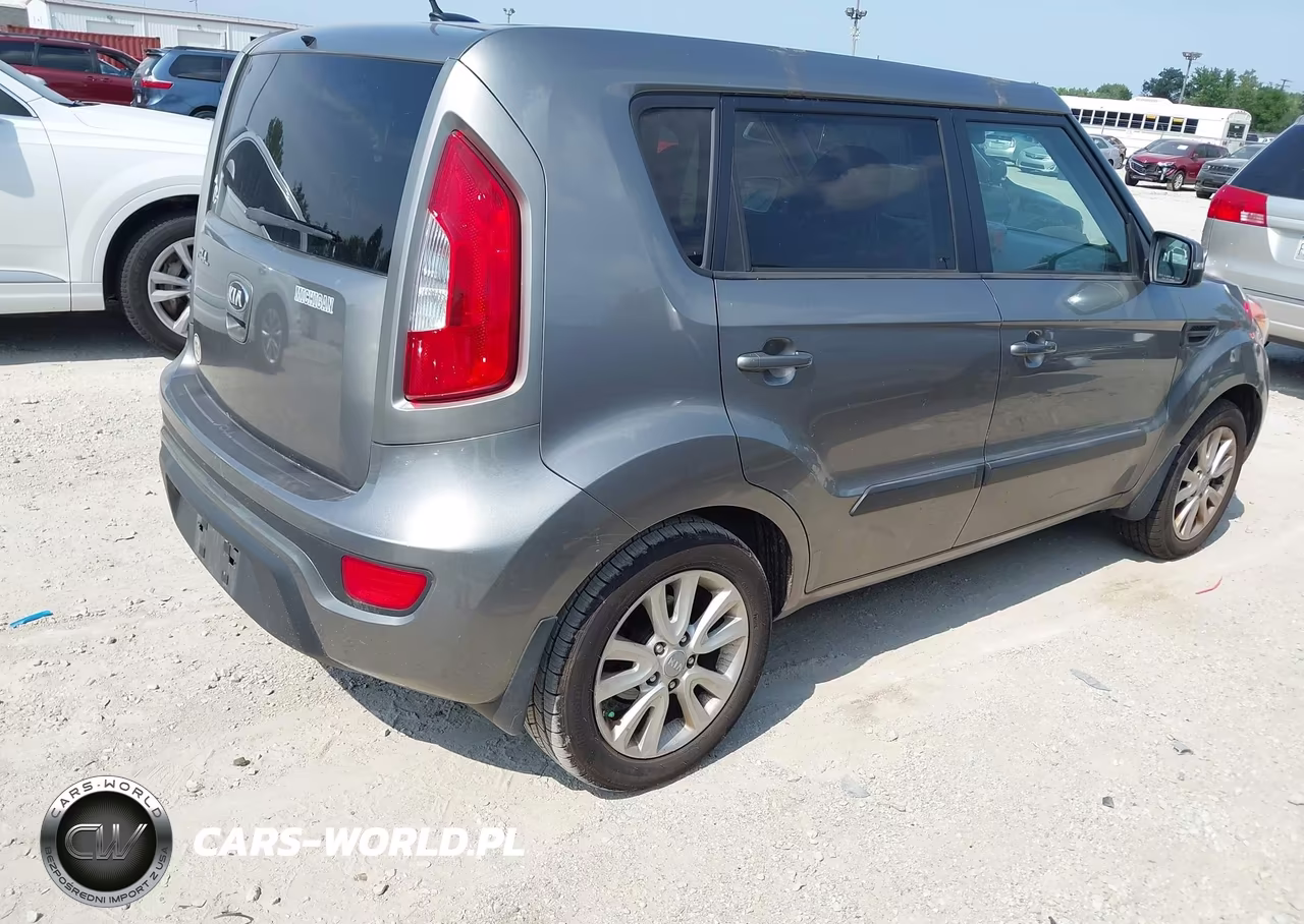 2013 Kia Soul + VIN:KNDJT2A6XD7528457 - 4