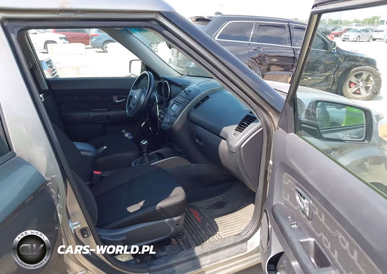 2013 Kia Soul + VIN:KNDJT2A6XD7528457 - 5