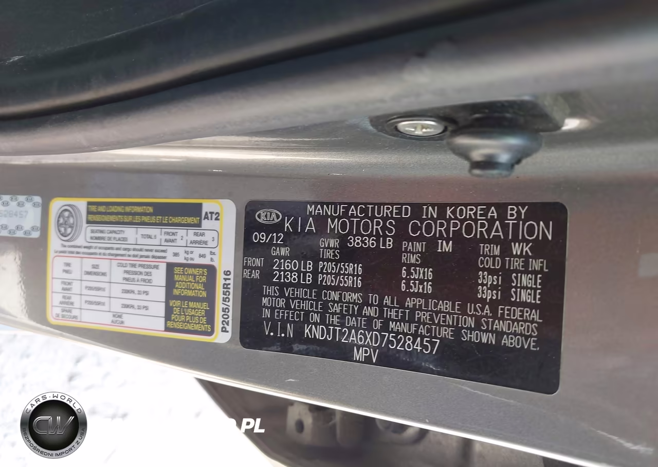 2013 Kia Soul + VIN:KNDJT2A6XD7528457 - 9