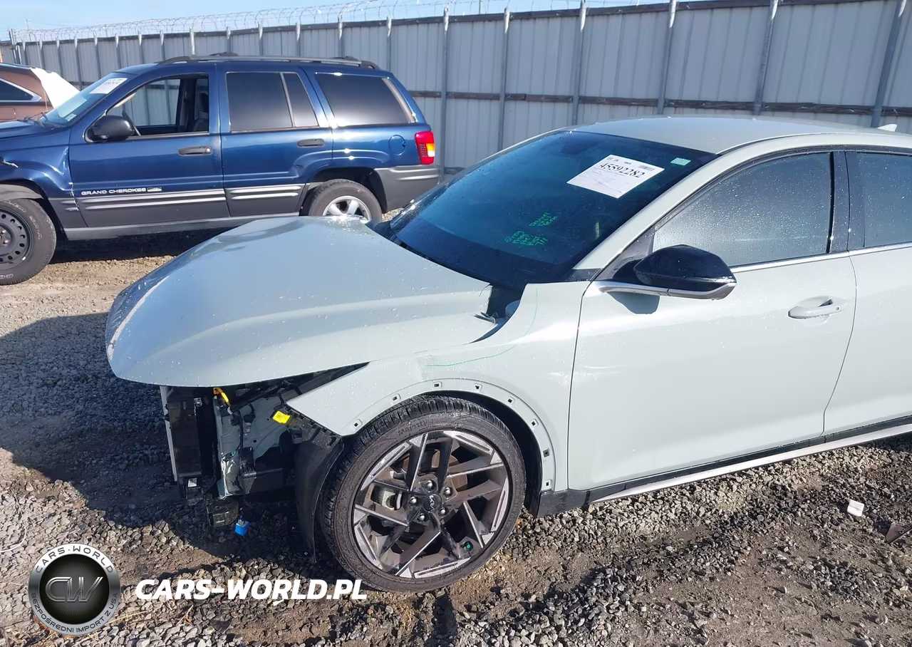 2025 Kia K4 Gt-Line VIN:3KPFW4DE5SE157748 - 6
