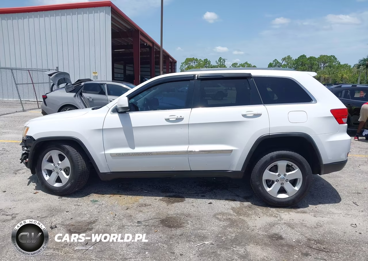 2013 Jeep Grand Cherokee Laredo VIN:1C4RJEAGXDC642842 - 15