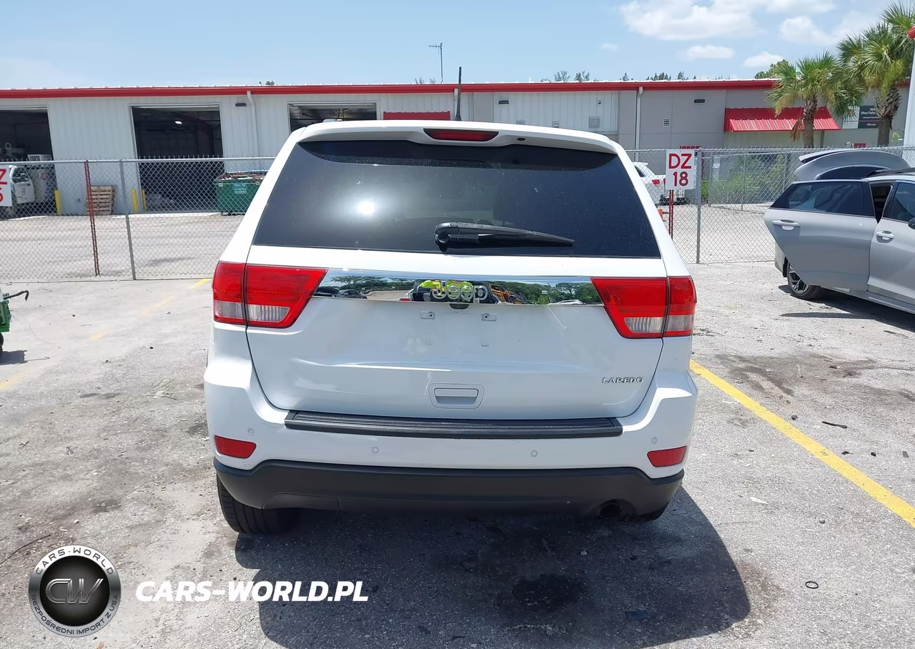2013 Jeep Grand Cherokee Laredo VIN:1C4RJEAGXDC642842 - 17