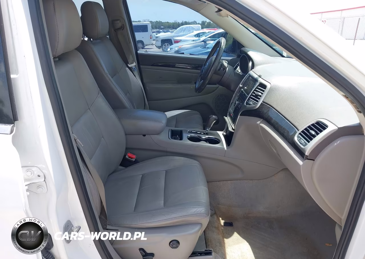 2013 Jeep Grand Cherokee Laredo VIN:1C4RJEAGXDC642842 - 5