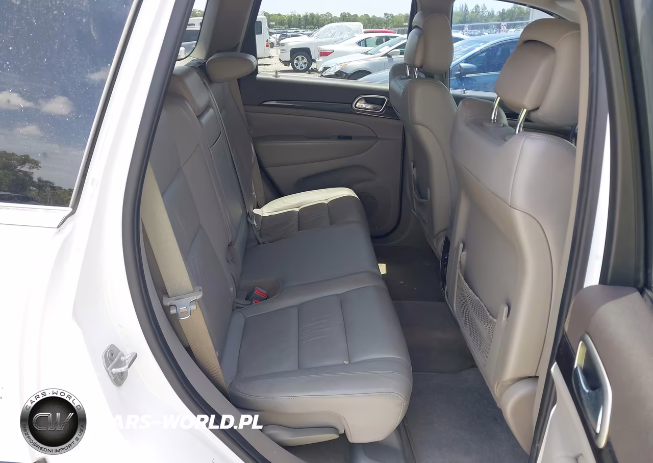 2013 Jeep Grand Cherokee Laredo VIN:1C4RJEAGXDC642842 - 8