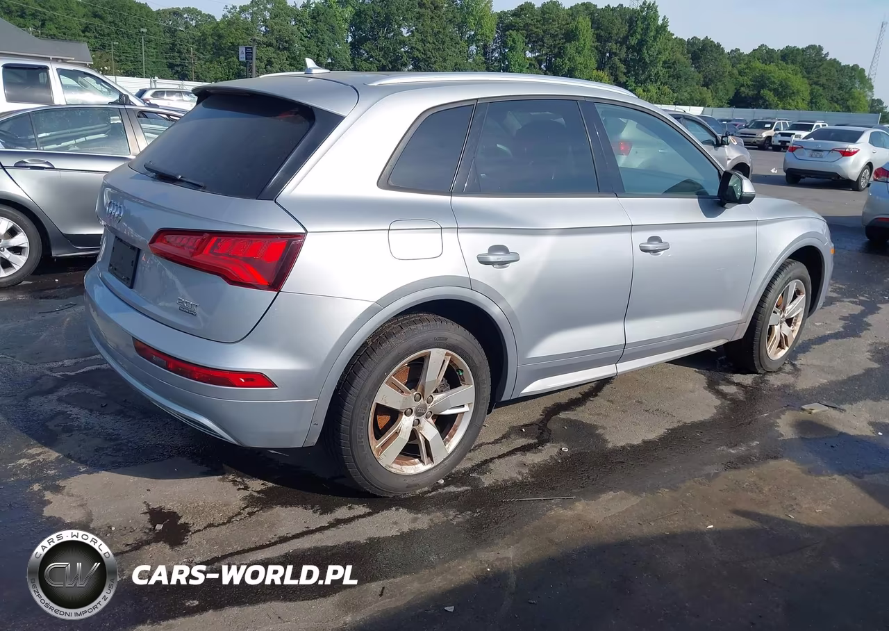 2018 Audi Q5 2.0T Premium-2.0T Tech Premium VIN:WA1ANAFY2J2000459 - 4