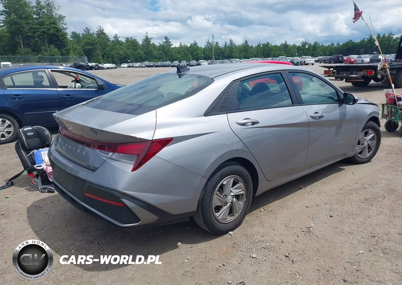 2025 Hyundai Elantra Se VIN:KMHLL4DG6SU087753 - 4