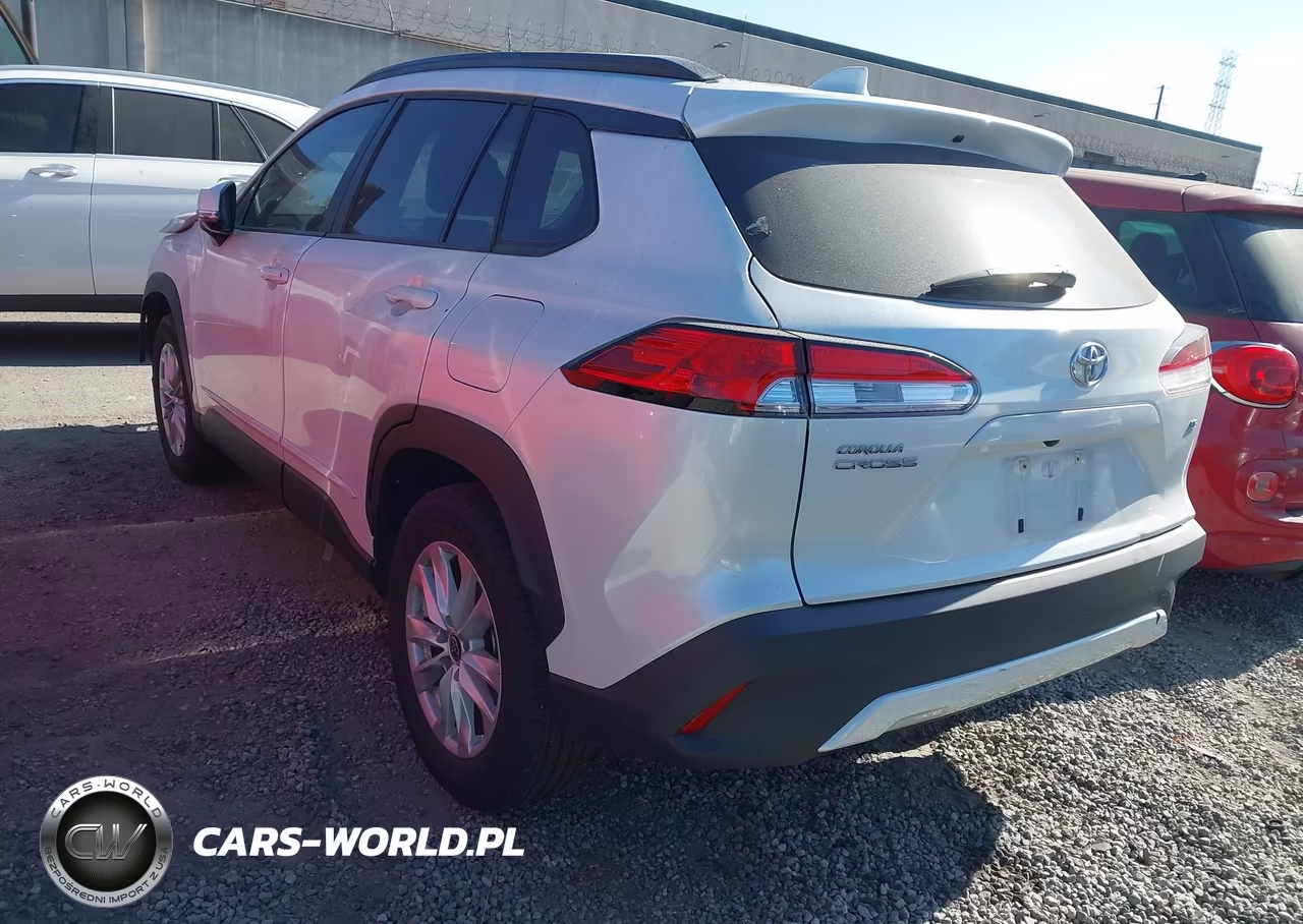 2022 Toyota Corolla Cross Le VIN:7MUCAAAG7NV016816 - 3