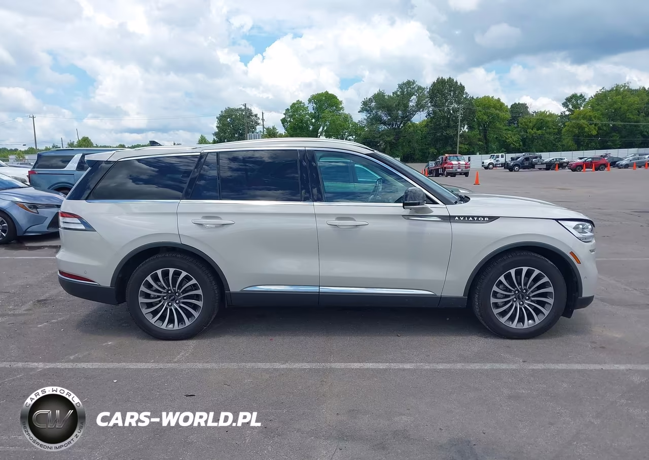 2023 Lincoln Aviator Reserve VIN:5LM5J7WC3PGL00977 - 13