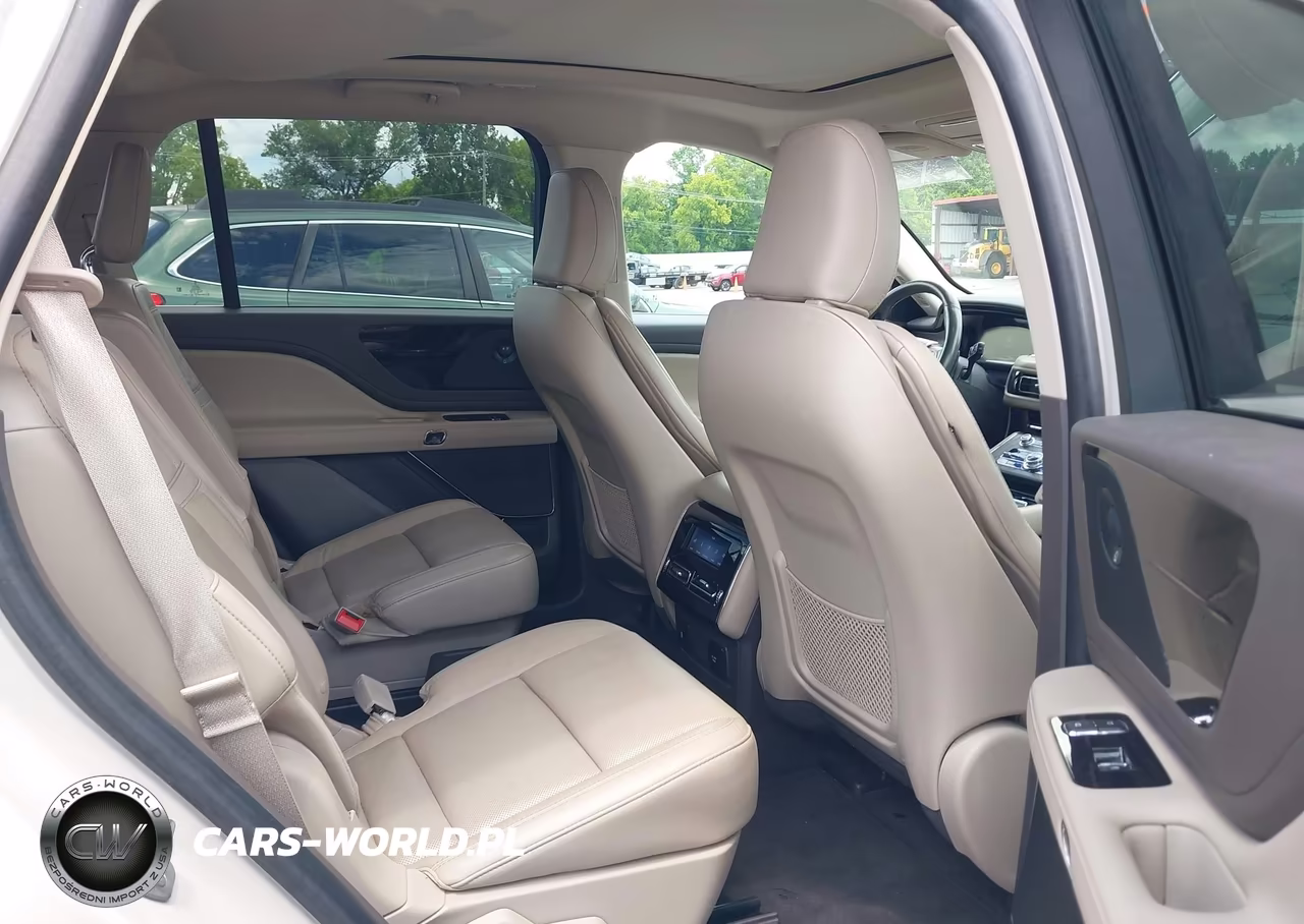 2023 Lincoln Aviator Reserve VIN:5LM5J7WC3PGL00977 - 8