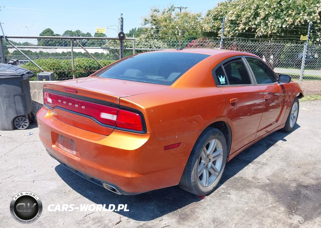 2011 Dodge Charger VIN:2B3CL3CG1BH566232 - 4