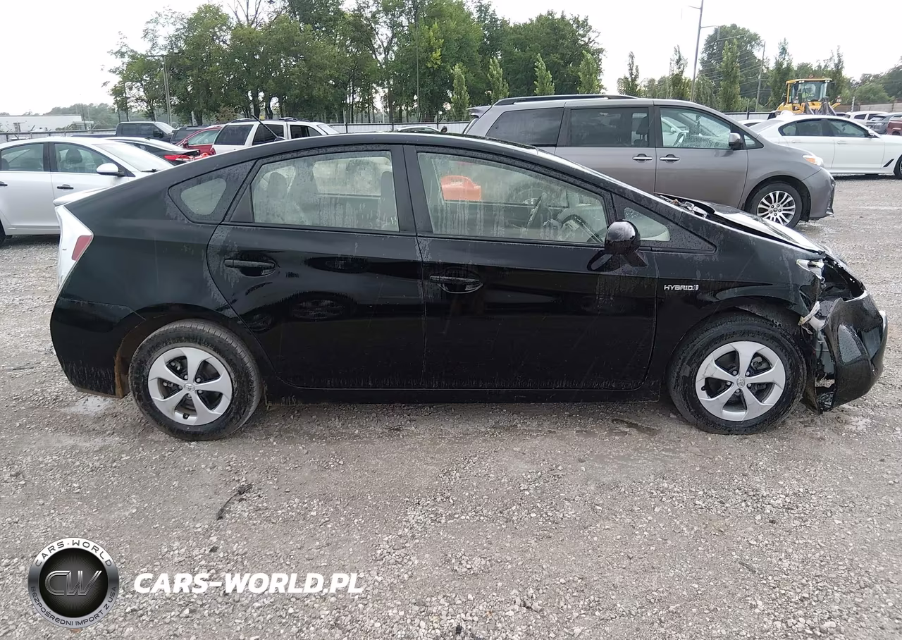 2015 Toyota Prius Two VIN:JTDKN3DU6F1903992 - 13