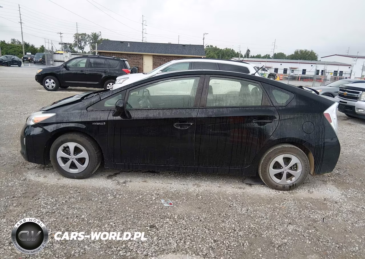 2015 Toyota Prius Two VIN:JTDKN3DU6F1903992 - 14