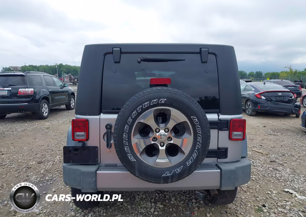 2018 Jeep Wrangler Jk Unlimited Sahara VIN:1C4HJWEG4JL900652 - 17