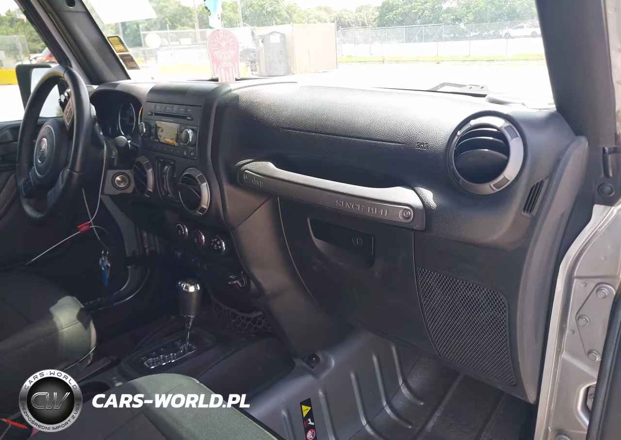 2016 Jeep Wrangler Unlimited Willys Wheeler VIN:1C4BJWDG6GL283920 - 5