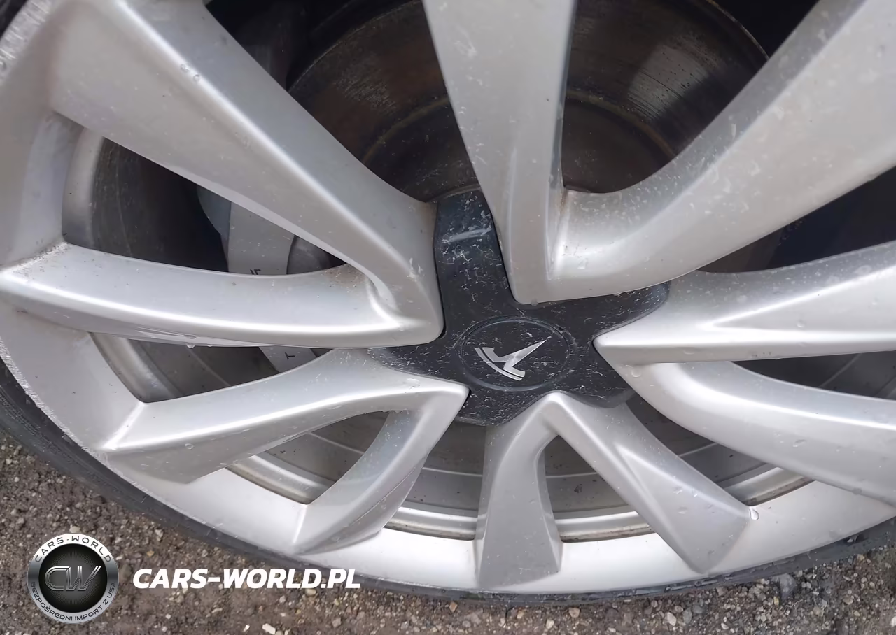 2018 Tesla Model 3 Long Range-Mid Range VIN:5YJ3E1EA3JF154579 - 12