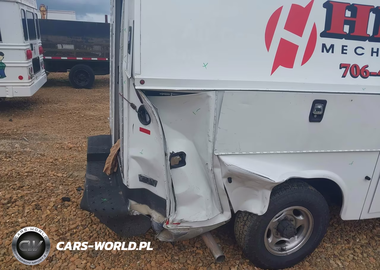 2018 Ford E-350 Cutaway VIN:1FDWE3F63JDC00479 - 11