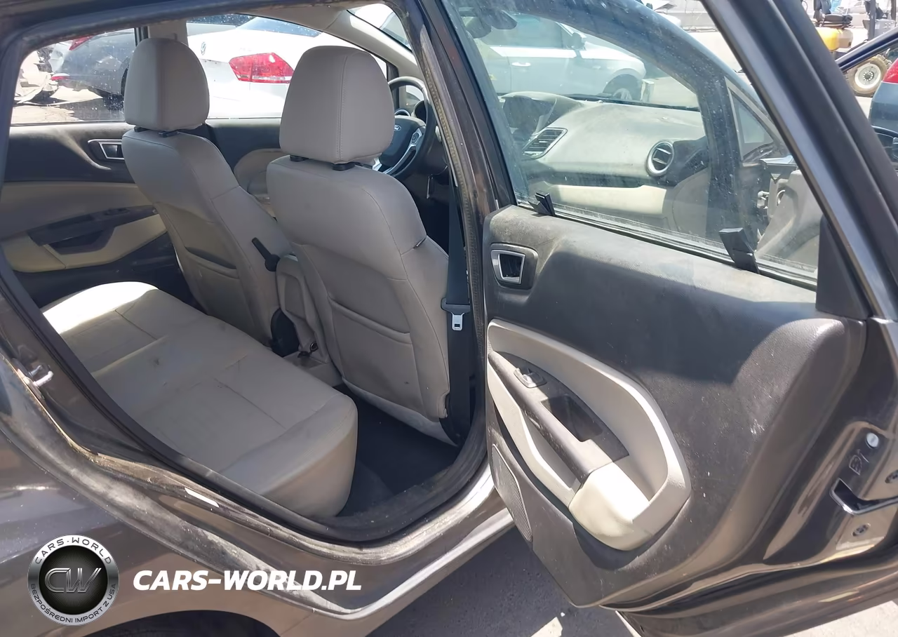 2015 Ford Fiesta Titanium VIN:3FADP4FJ5FM110297 - 8