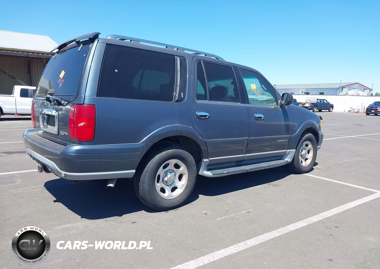 2000 Lincoln Navigator VIN:5LMPU28A9YLJ13203 - 4