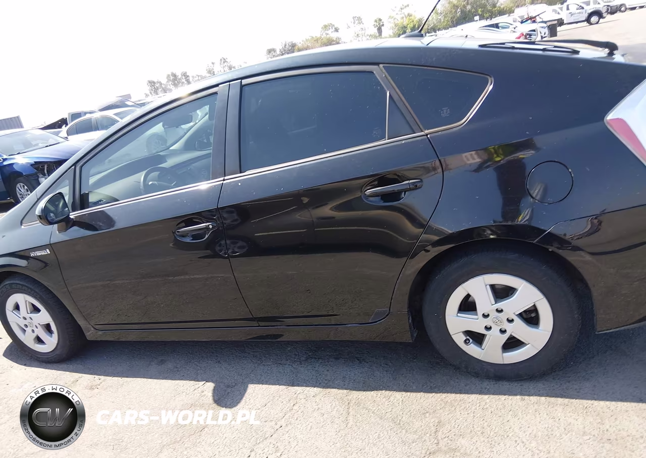2011 Toyota Prius Three VIN:JTDKN3DU0B0253573 - 14