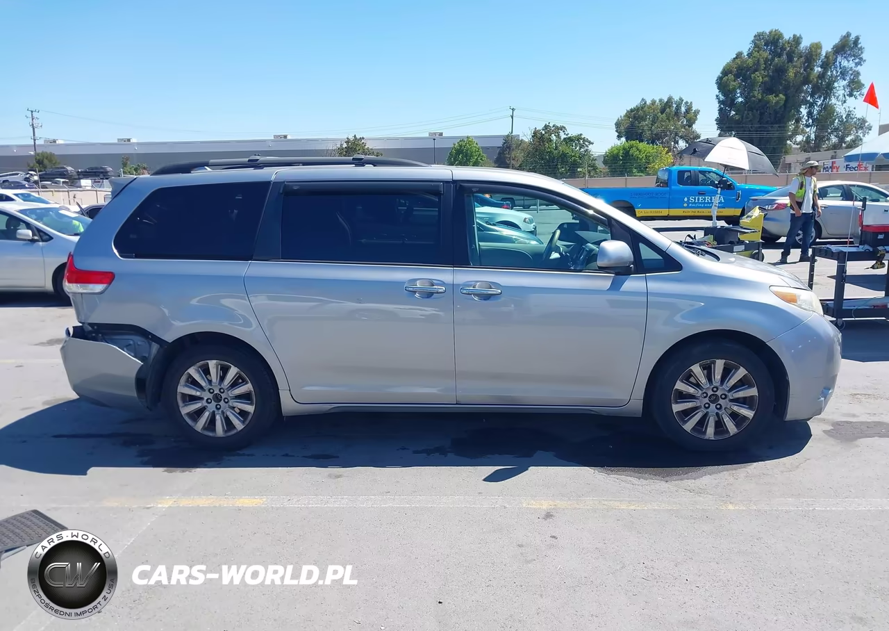2011 Toyota Sienna Xle VIN:5TDDK3DC5BS009794 - 13
