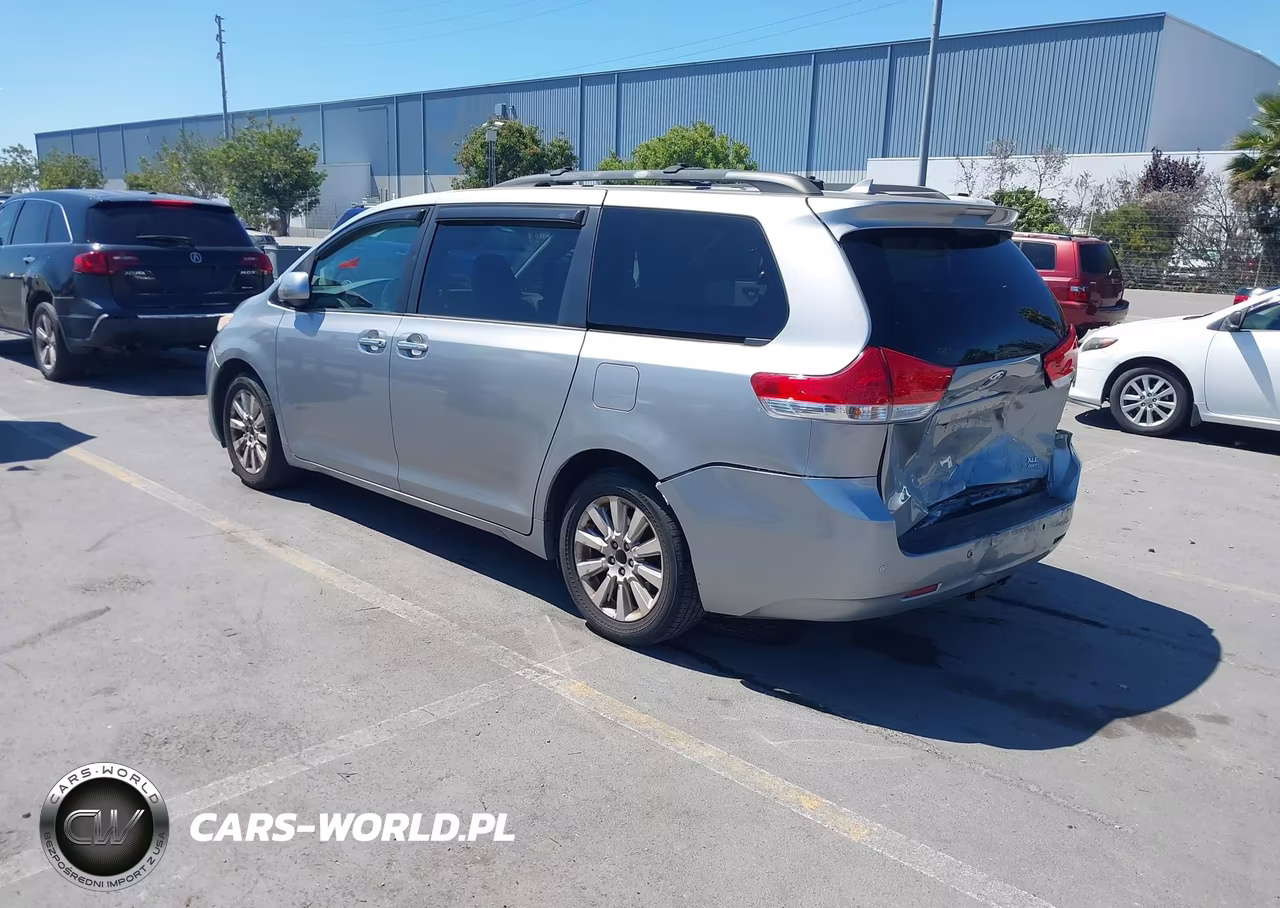 2011 Toyota Sienna Xle VIN:5TDDK3DC5BS009794 - 3