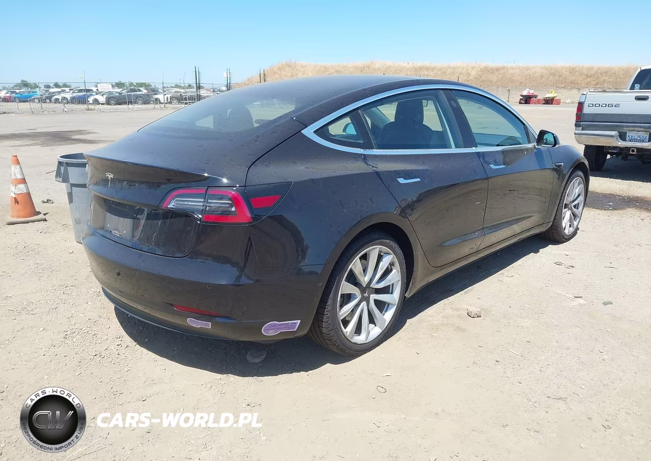 2018 Tesla Model 3 Long Range-Performance VIN:5YJ3E1EB8JF071433 - 4