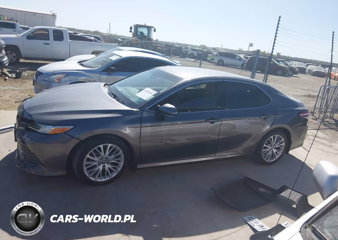 2018 Toyota Camry Xle VIN:4T1B11HK3JU153589 - 14