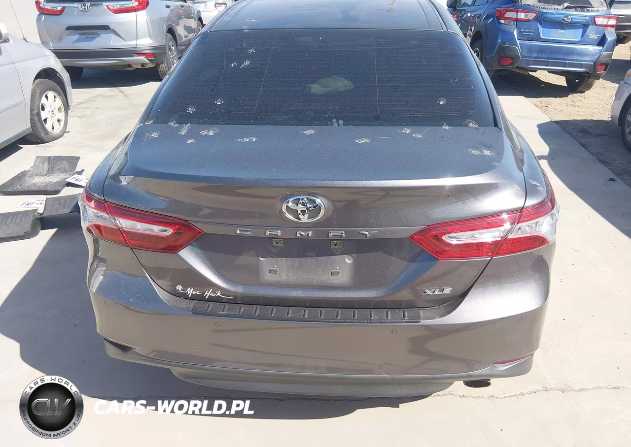2018 Toyota Camry Xle VIN:4T1B11HK3JU153589 - 16