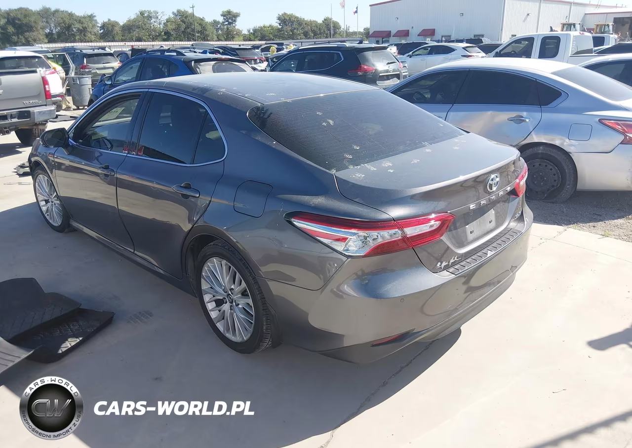2018 Toyota Camry Xle VIN:4T1B11HK3JU153589 - 3