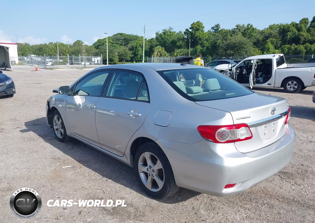 2011 Toyota Corolla Le VIN:2T1BU4EE1BC575502 - 3
