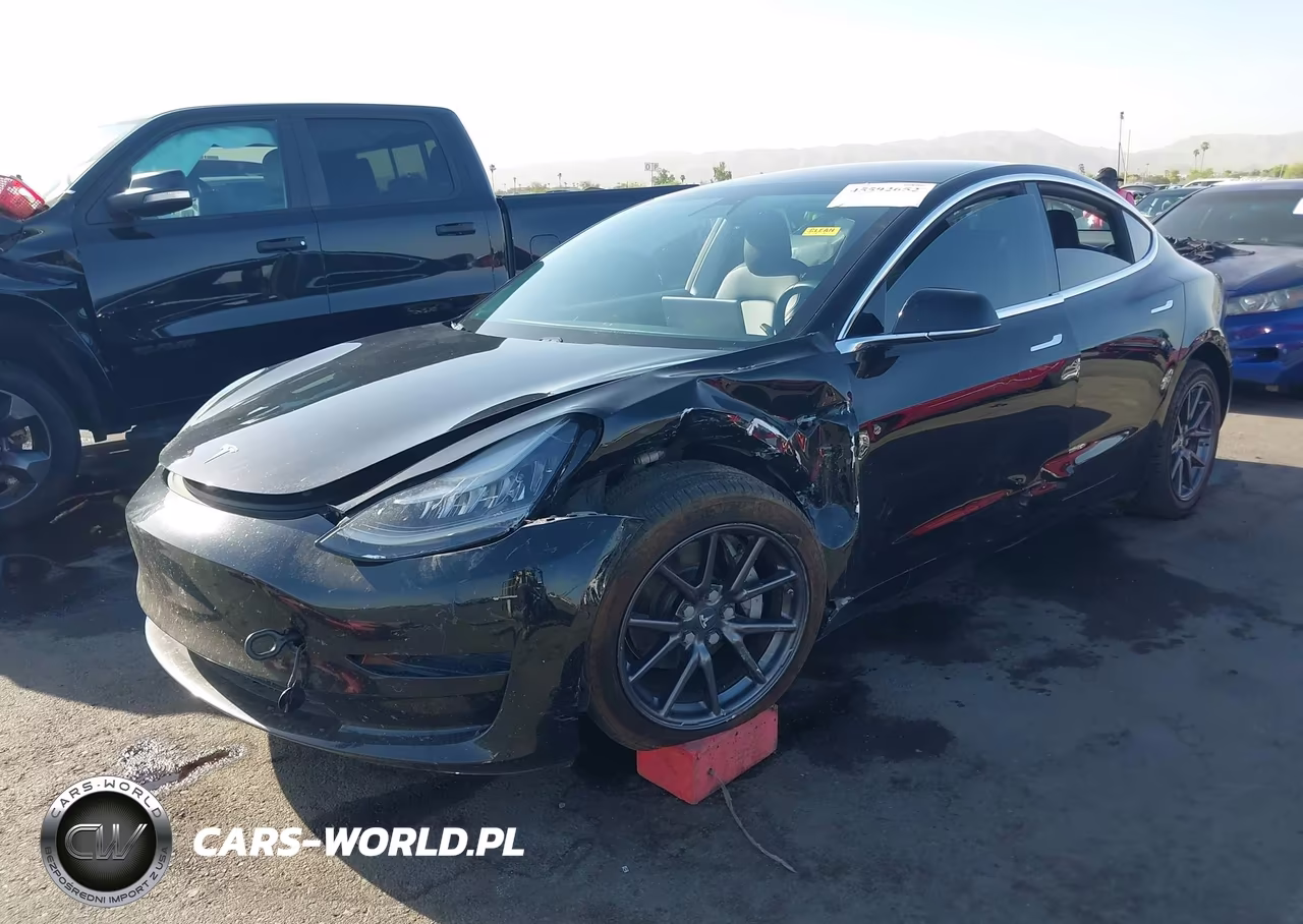 2018 Tesla Model 3 Long Range-Mid Range VIN:5YJ3E1EA7JF172356 - 2