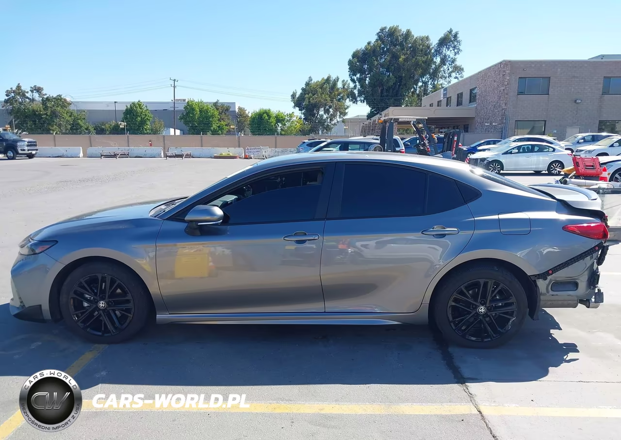 2025 Toyota Camry Se VIN:4T1DAACK1SU646639 - 15
