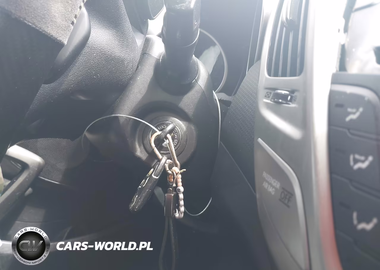 2016 Hyundai Veloster VIN:KMHTC6AD6GU269918 - 11