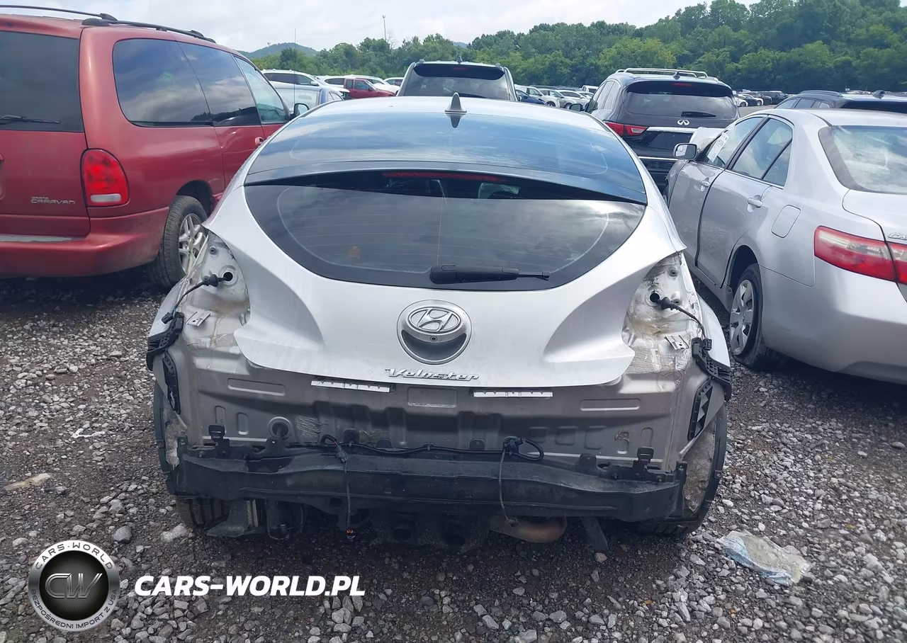 2016 Hyundai Veloster VIN:KMHTC6AD6GU269918 - 16