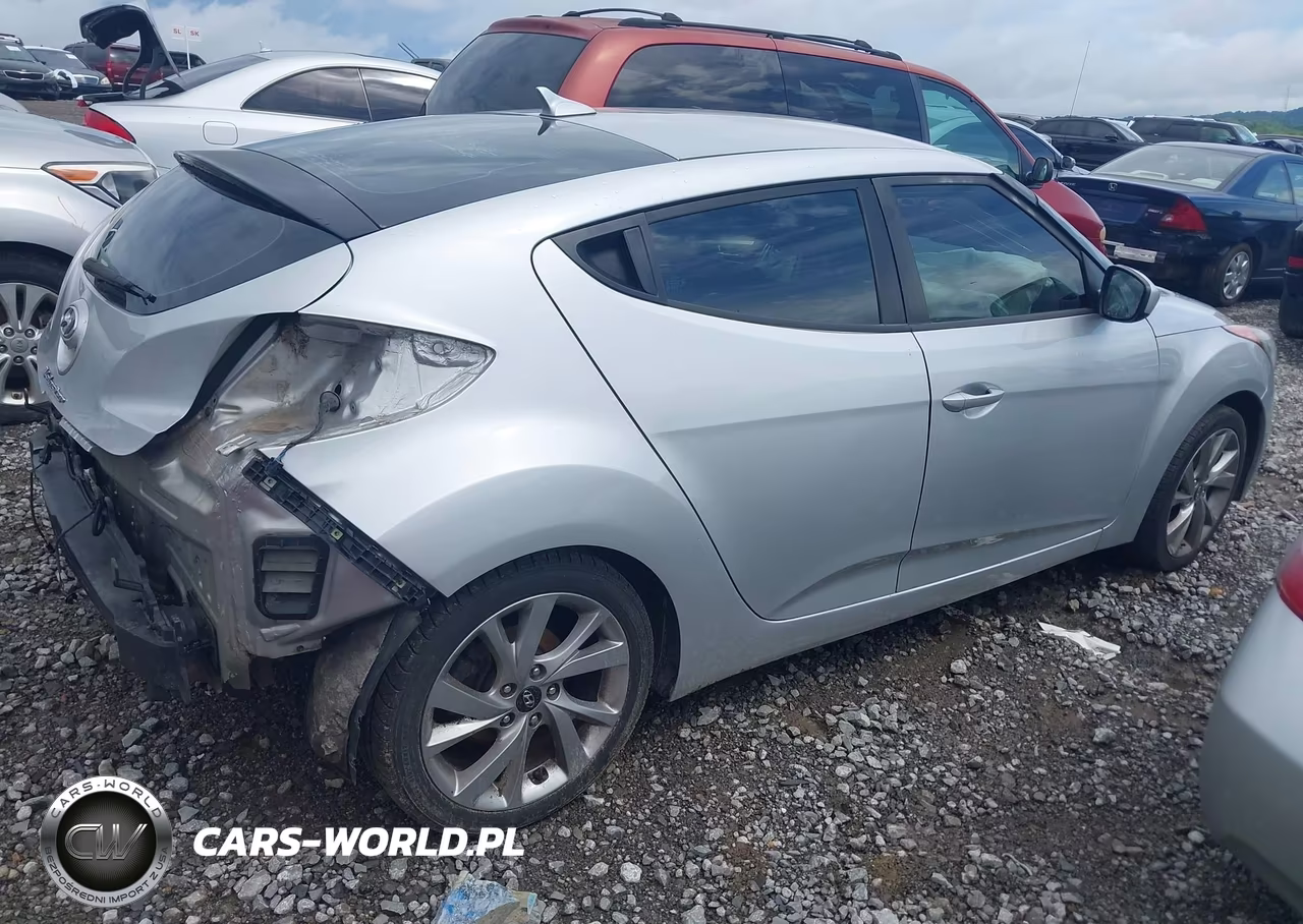 2016 Hyundai Veloster VIN:KMHTC6AD6GU269918 - 4