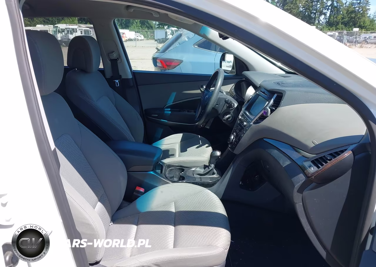 2017 Hyundai Santa Fe Se VIN:KM8SMDHF5HU218643 - 5