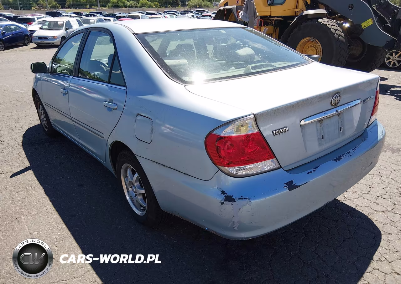 2005 Toyota Camry Le VIN:4T1BE32K15U528782 - 3