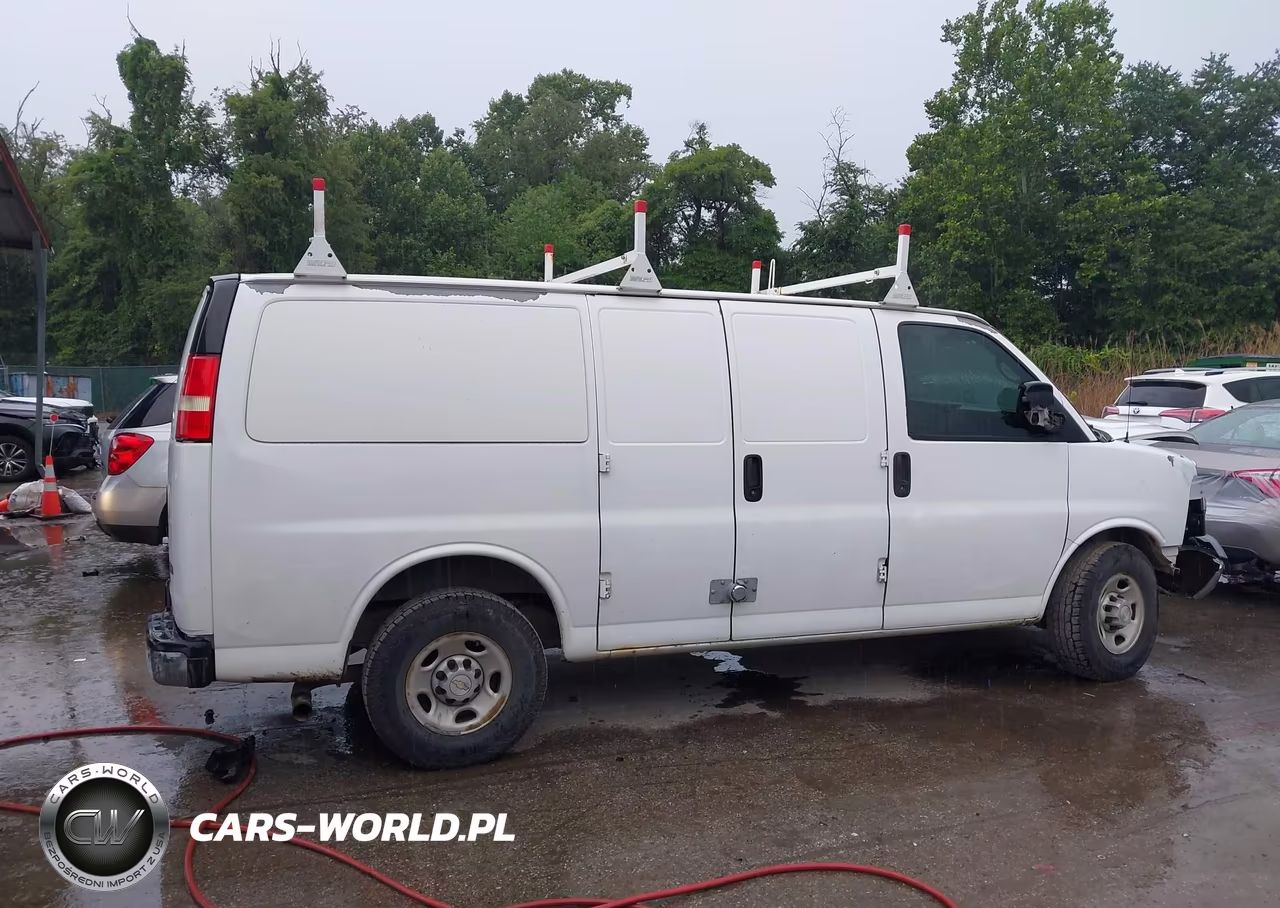 2009 Chevrolet Express Work Van VIN:1GCGG25C091126911 - 14