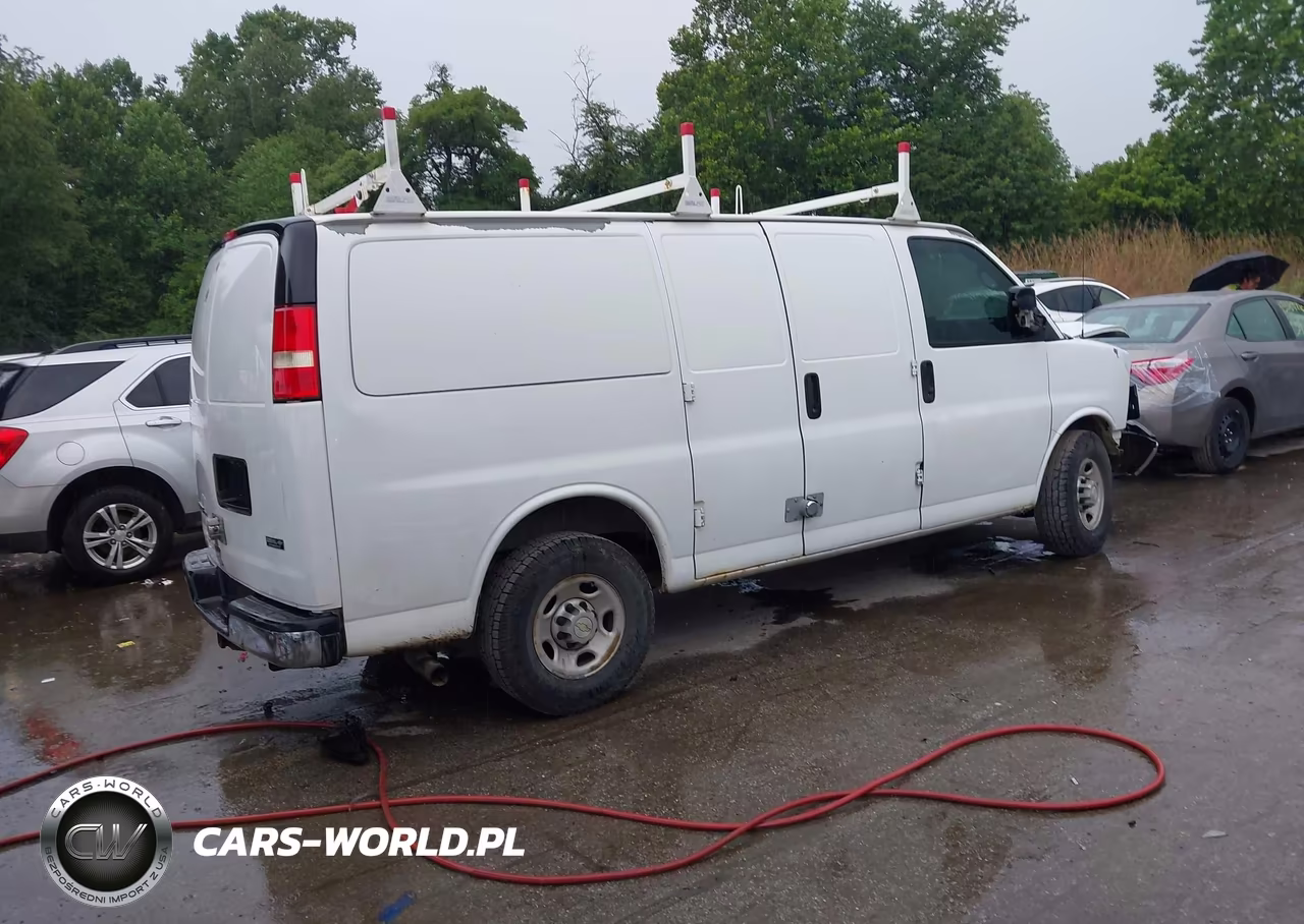2009 Chevrolet Express Work Van VIN:1GCGG25C091126911 - 4