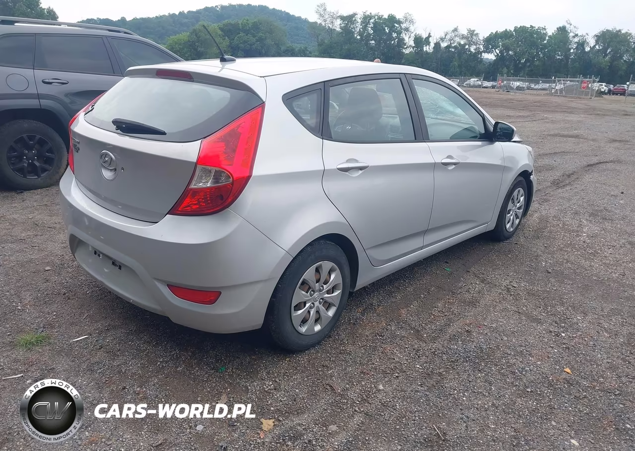 2017 Hyundai Accent Se VIN:KMHCT5AE2HU335594 - 4