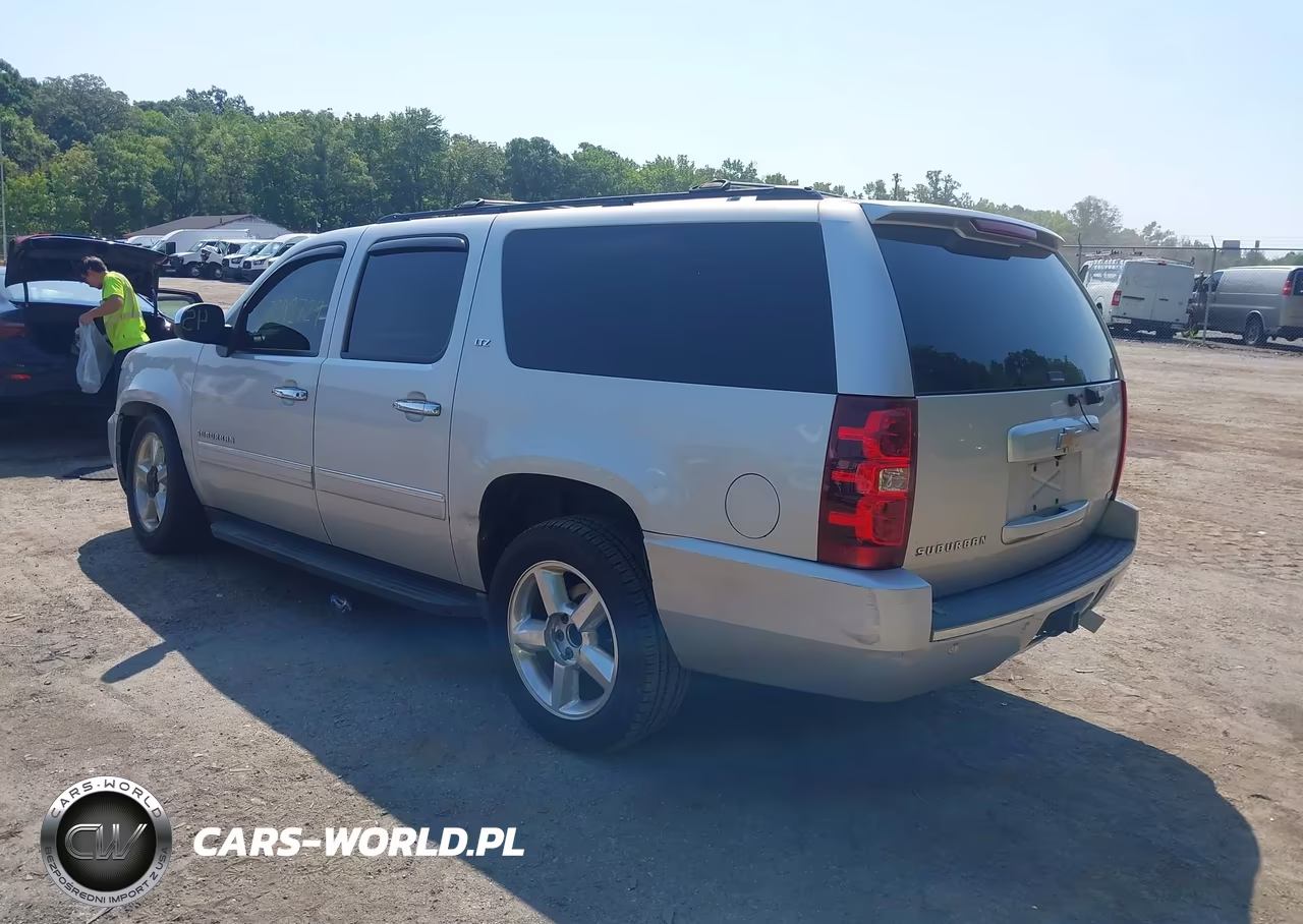 2011 Chevrolet Suburban Ltz VIN:1GNSKKE32BR377730 - 3