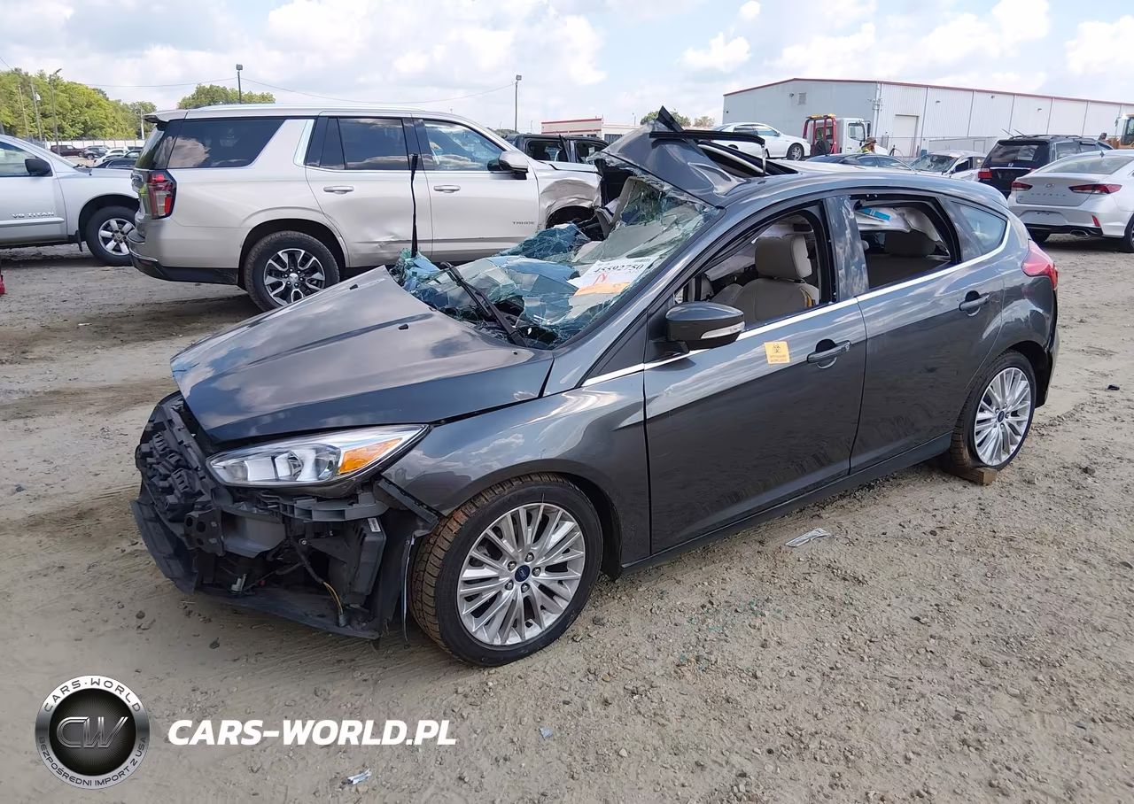 2018 Ford Focus Titanium VIN:1FADP3N20JL314813 - 2