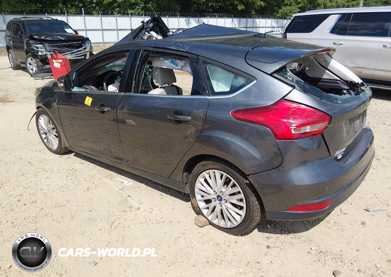 2018 Ford Focus Titanium VIN:1FADP3N20JL314813 - 3